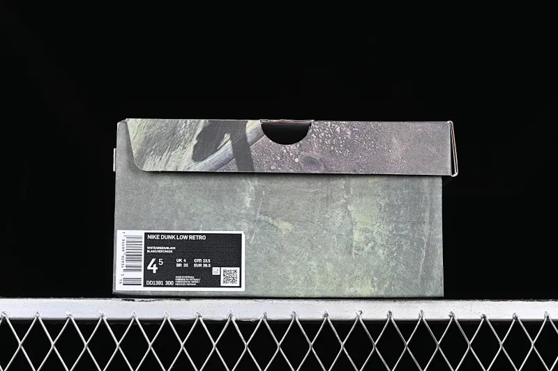 All Categories Nk SB Dunk Series Nk SB Dunk Low Low-top sneakers Nk Dunk Low Panda Prank-Sliding Track Cracked Skateboarder SB Strappy Low-top Casual Shoes DD1391-300